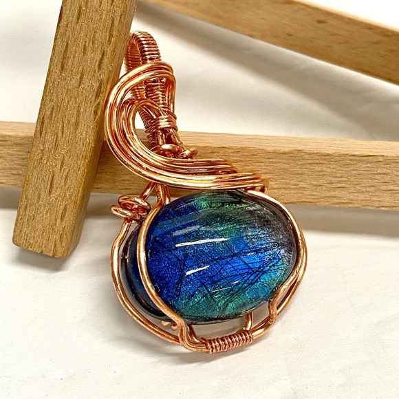 HANDMADE Faux Labradorite Resin Art Hand Wrapped Bare Copper Statement Pendant - Picture 5 of 8